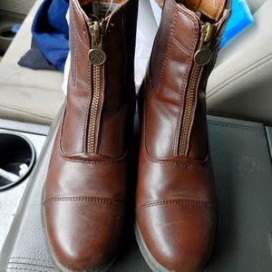 Girls Ovation paddock boots size 4